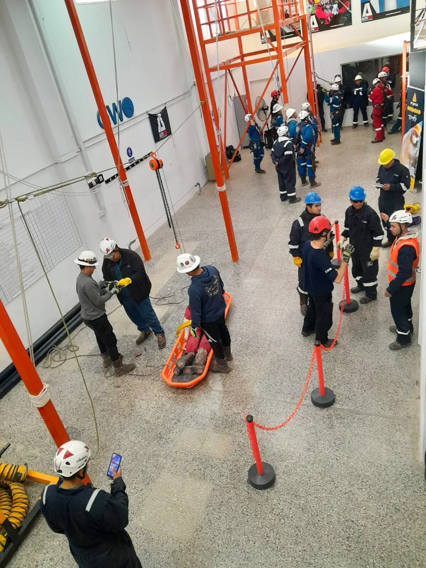 Participantes durante una práctica en el centro de entrenamiento Alto Sur
